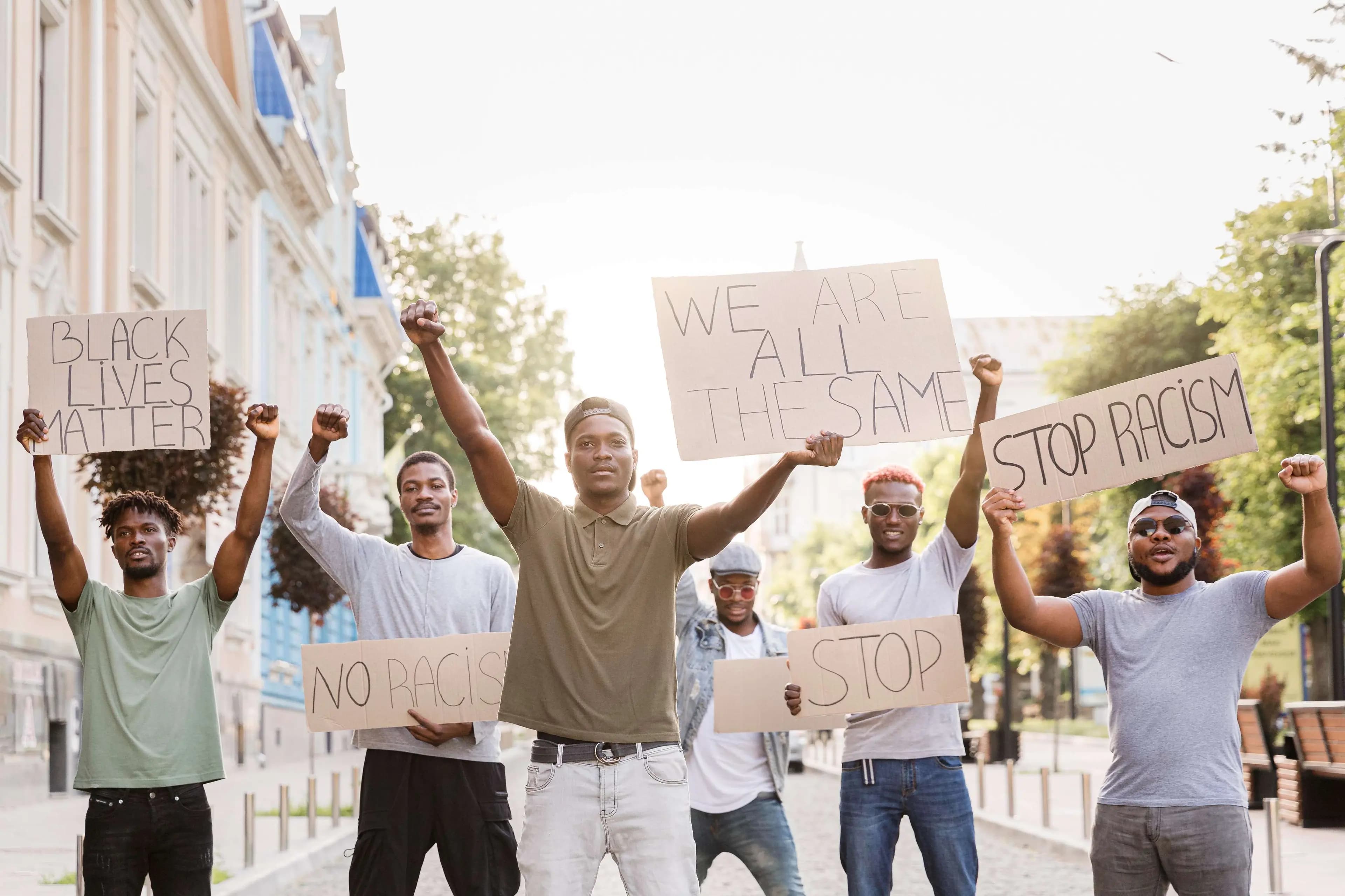 Les mouvements de protestation et la montée de la société civile